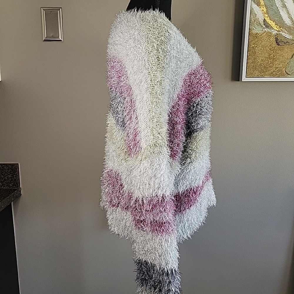WILD‎ FABLE  Women's Fuzzy Metallic Tinsel Sparkly Soft Pullover Holiday M 2018 - Picture 3 of 8